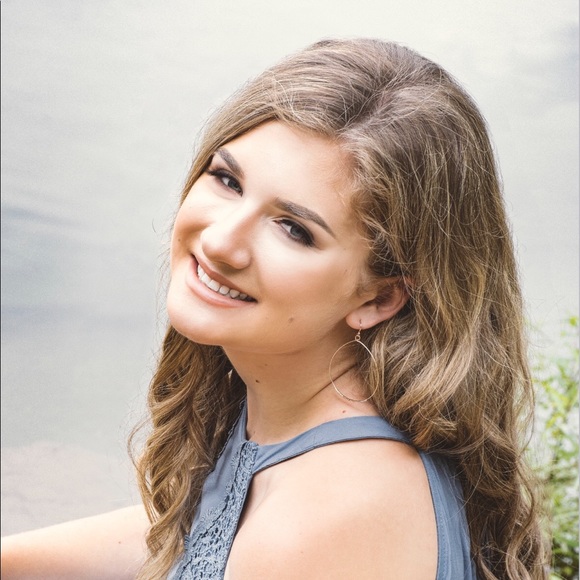 Meet your Posher, Anna - Picture 1 of 1